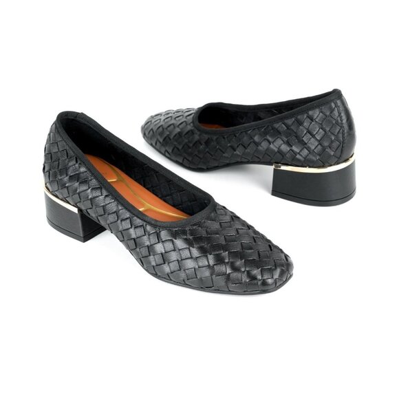 Kenneth Cole New York Women's Birdie Slip-on Pumps - Picture 2 of 3